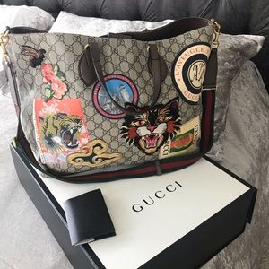 Gucci Courrier soft GG Supreme tote